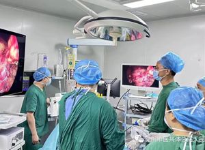 新突破！我院顺利完成一例高龄患者“腹腔镜下巨大肾肿瘤根治术”