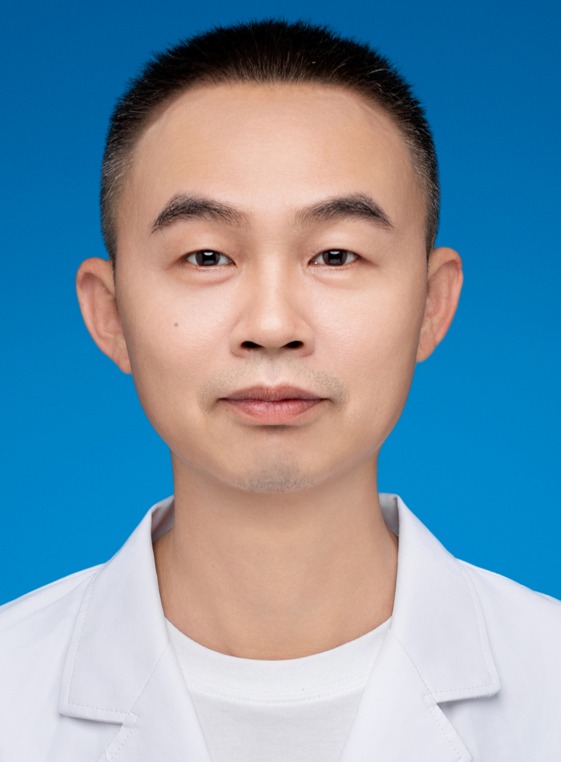科主任 易远明