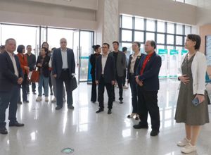 湛江市人大代表、政协委员到我院考察调研