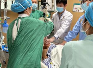 我院首次应用“颅内压监测与精准调控技术”成功救治特重型颅脑损伤患者