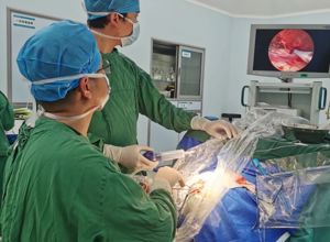 我院成功实施全市首例神经内镜辅助下分隔型慢性硬膜下血肿清除术