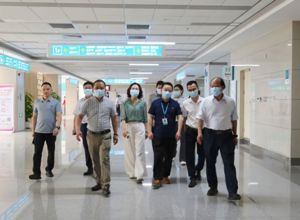 “五一”前夕，湛江市卫健局副局长李亚林带队到我院检查指导工作