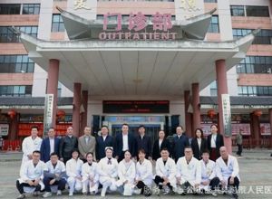 刘伟市长出席我院帮扶广西三江县人民医院示范科室揭牌仪式