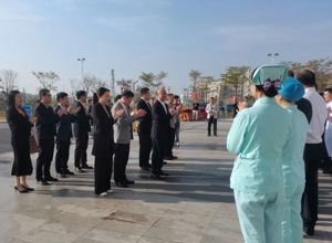 市四套班子领导到我院慰问一线医务工作者